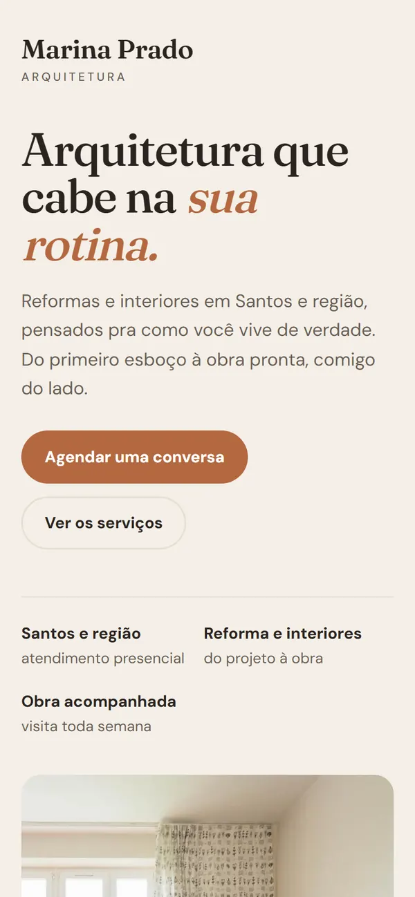 O mesmo site aberto no celular.